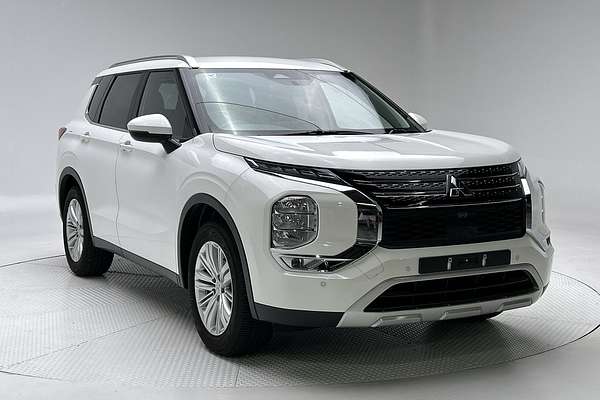 2023 Mitsubishi Outlander LS ZM