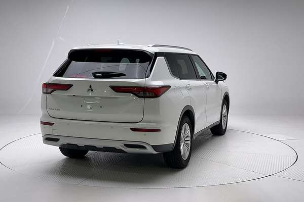 2023 Mitsubishi Outlander LS ZM
