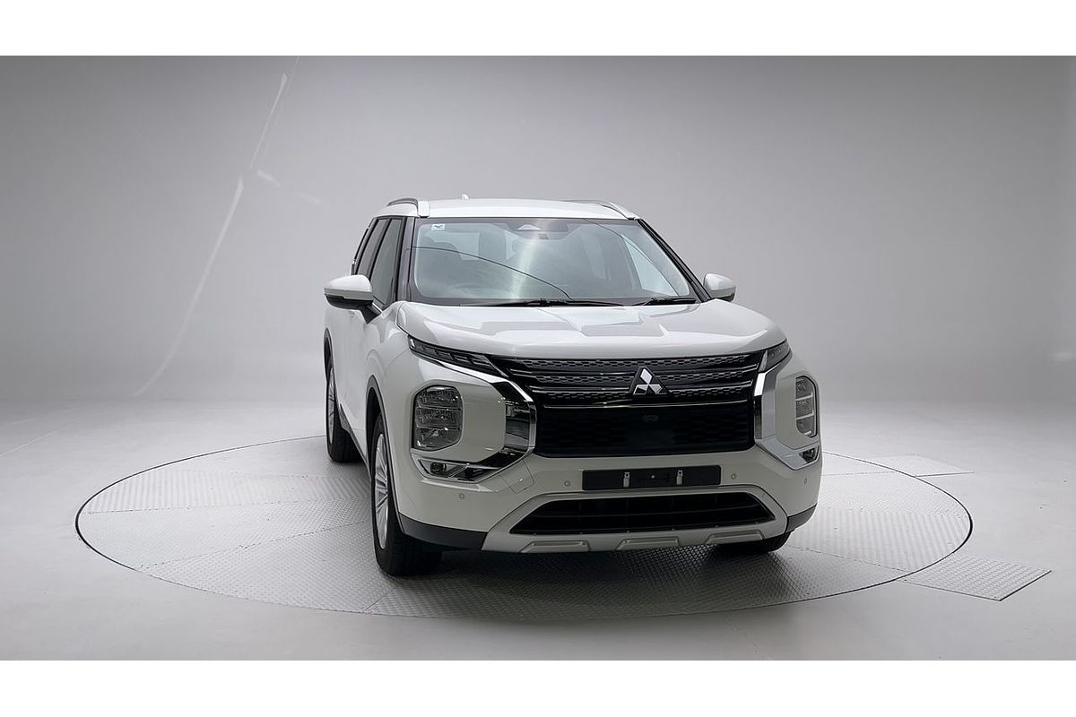 2023 Mitsubishi Outlander LS ZM