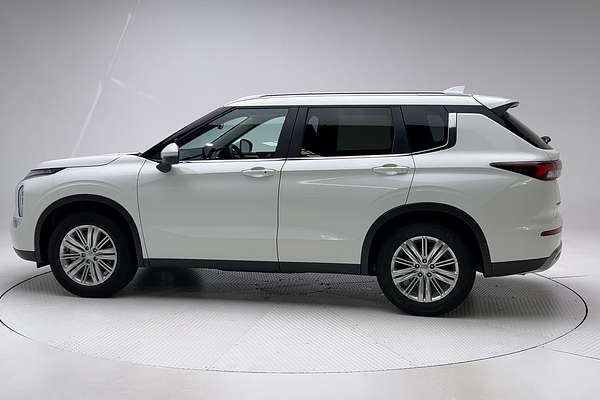 2023 Mitsubishi Outlander LS ZM