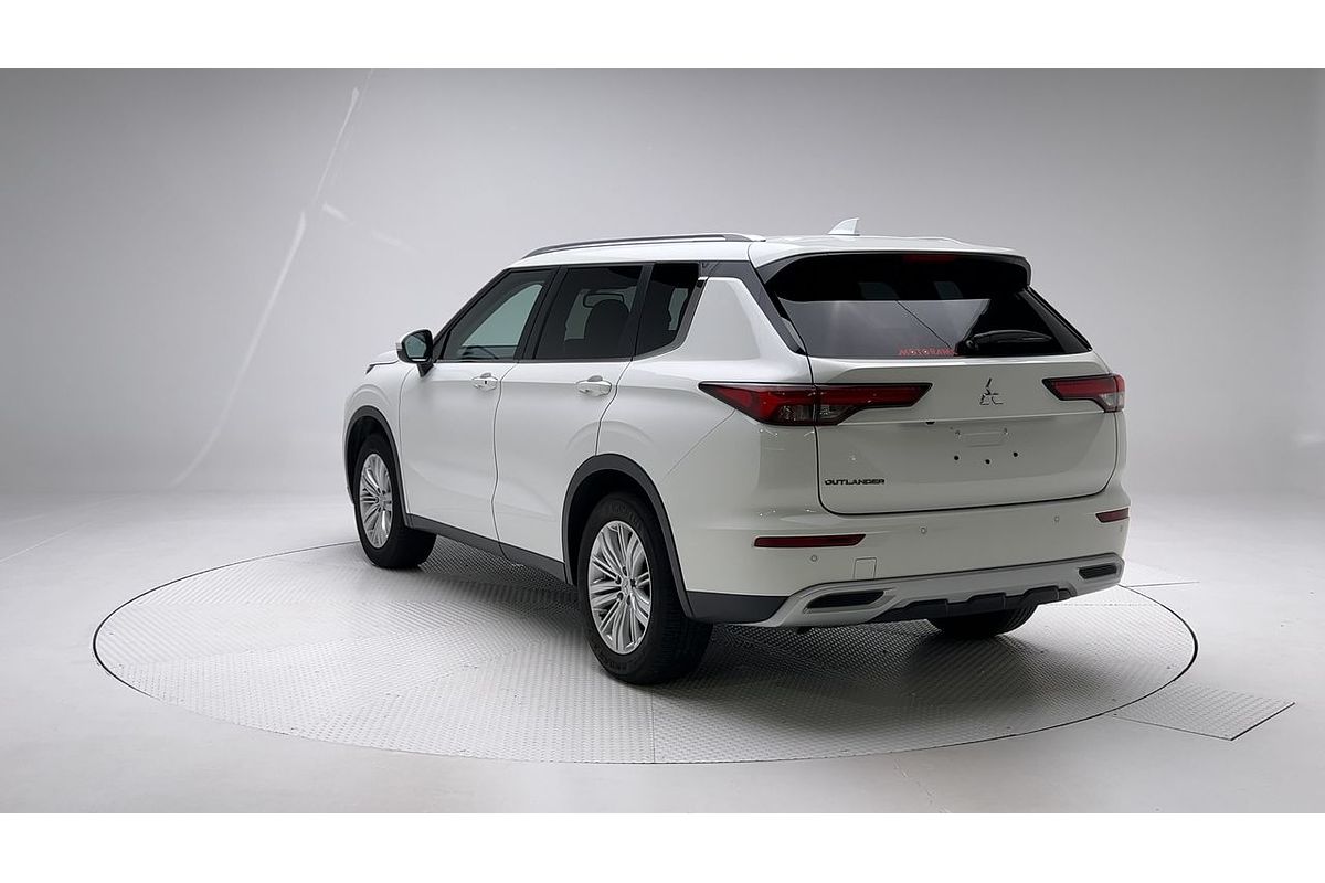 2023 Mitsubishi Outlander LS ZM