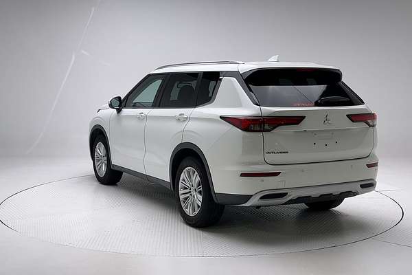 2023 Mitsubishi Outlander LS ZM