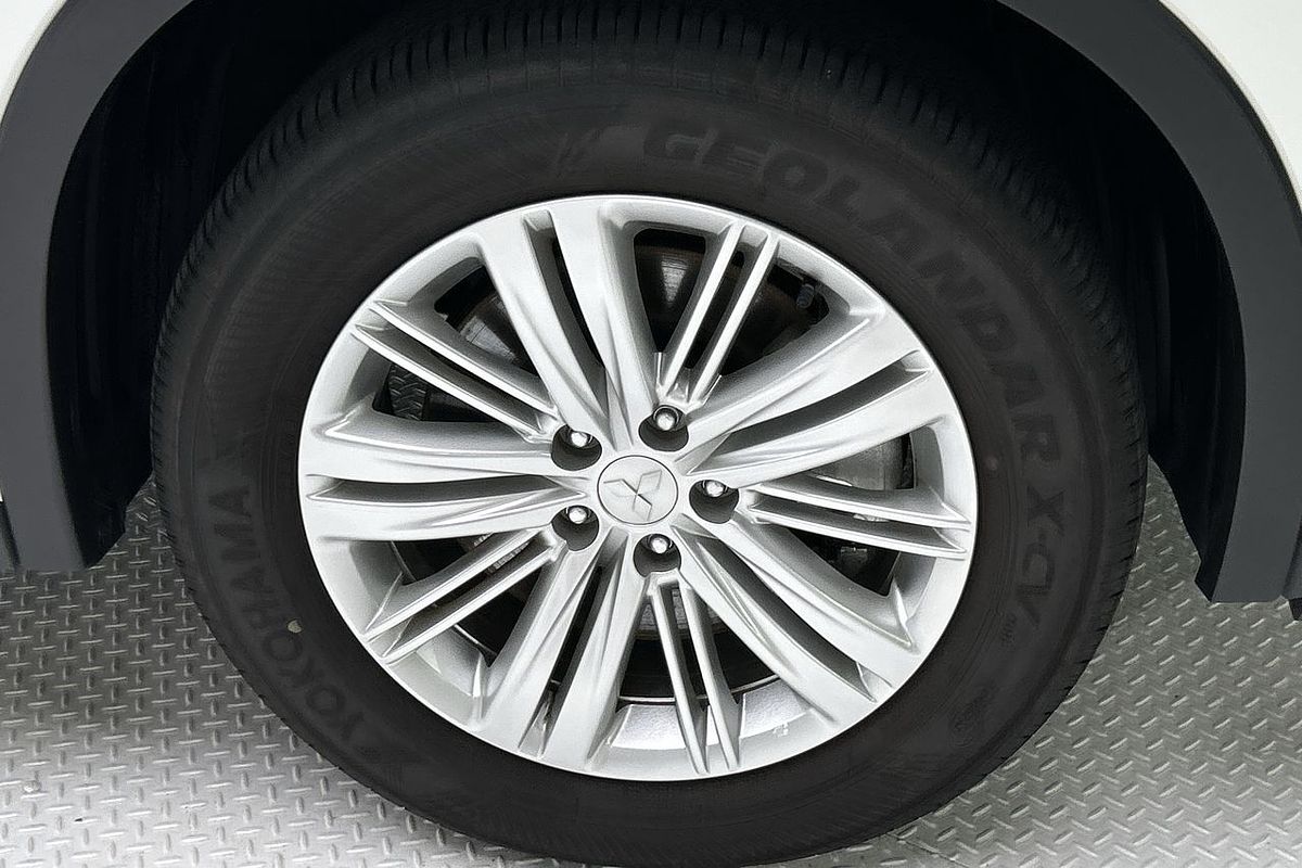 2023 Mitsubishi Outlander LS ZM