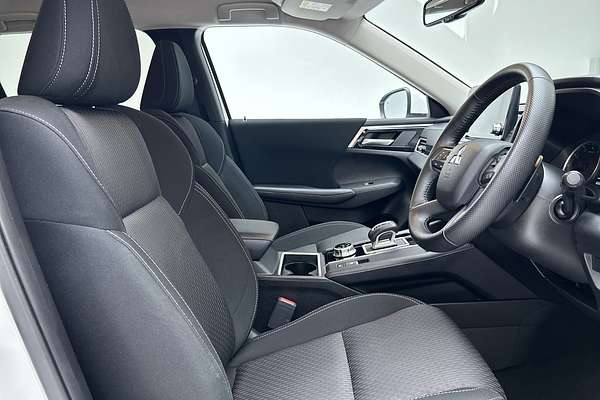 2023 Mitsubishi Outlander LS ZM