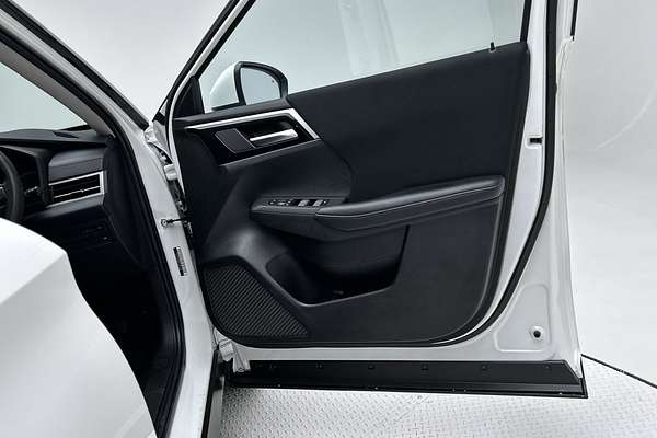 2023 Mitsubishi Outlander LS ZM