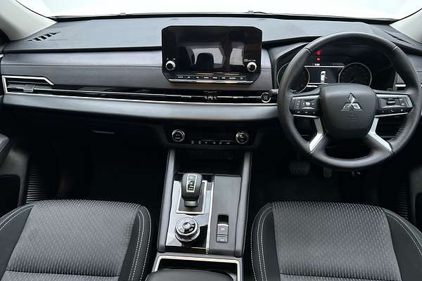 2023 Mitsubishi Outlander LS ZM