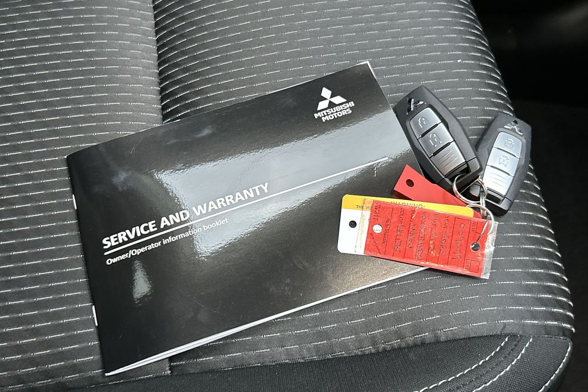 2023 Mitsubishi Outlander LS ZM