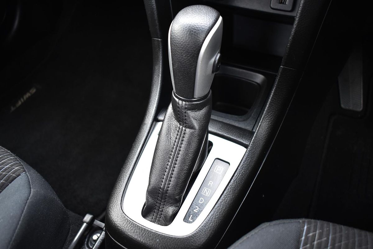 2015 Suzuki Swift GL Navigator FZ