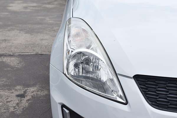 2015 Suzuki Swift GL Navigator FZ