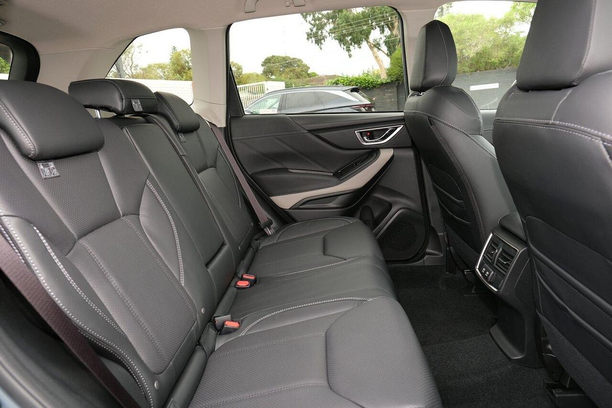 2024 Subaru Forester 2.5i Luxury Special Edition S5