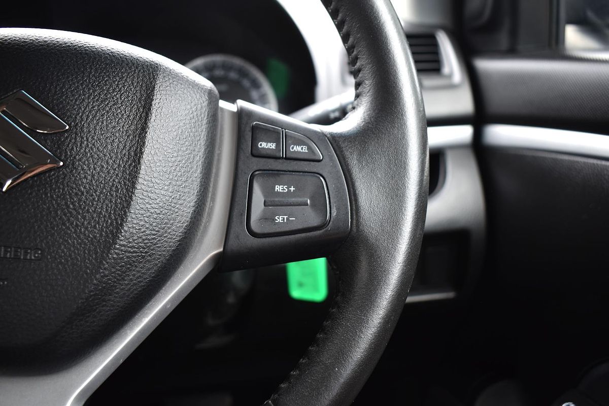 2015 Suzuki Swift GL Navigator FZ