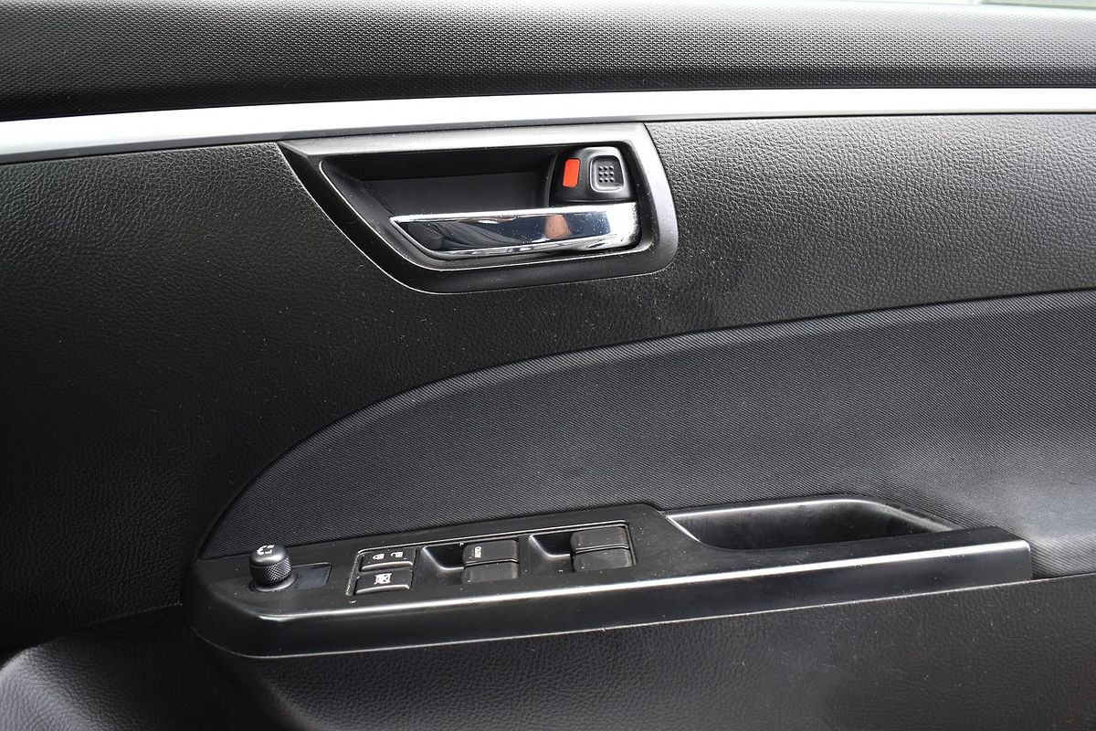 2015 Suzuki Swift GL Navigator FZ
