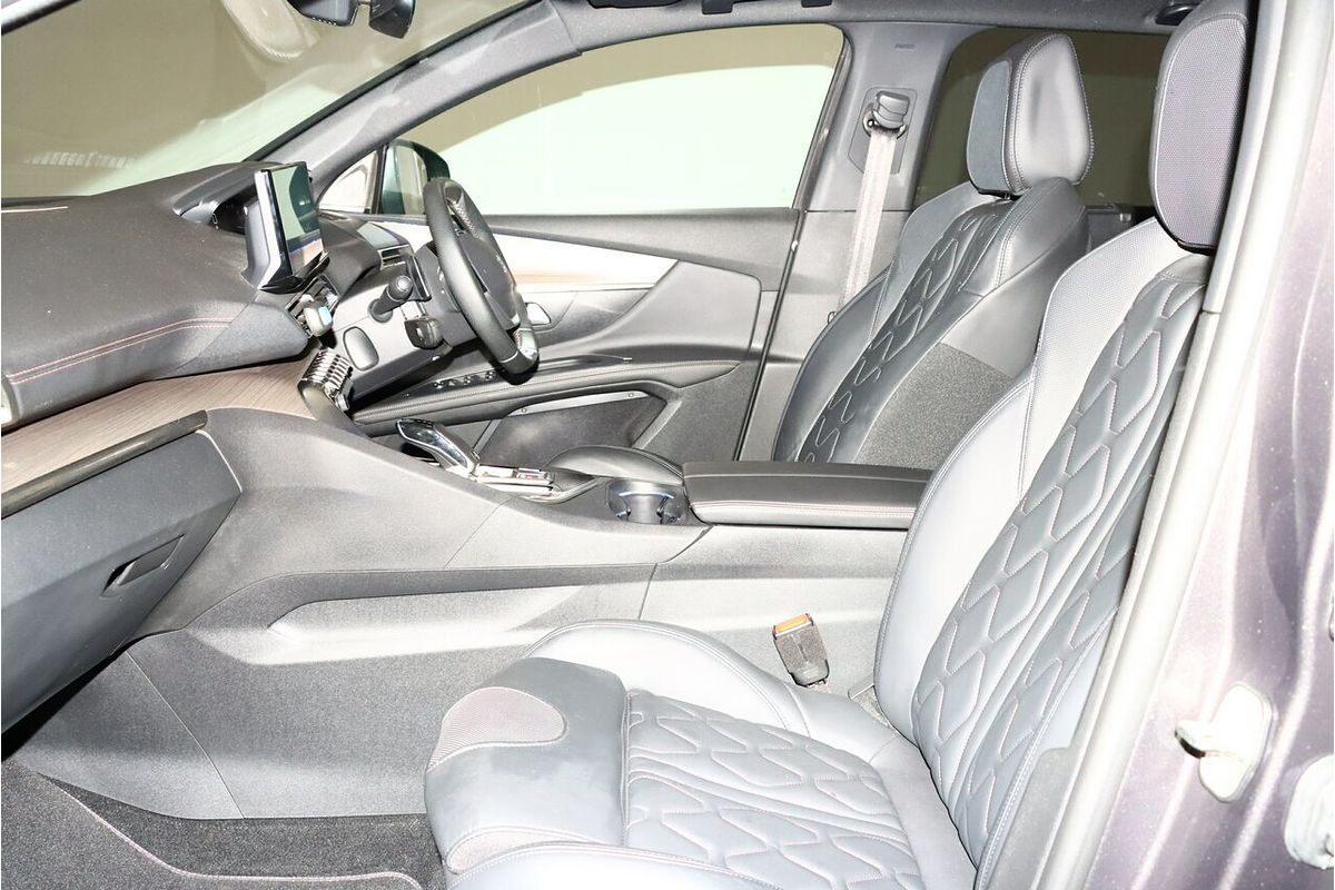 2022 Peugeot 5008 GT P87