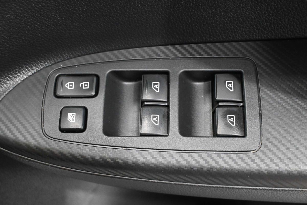 2022 Mitsubishi Eclipse Cross LS YB