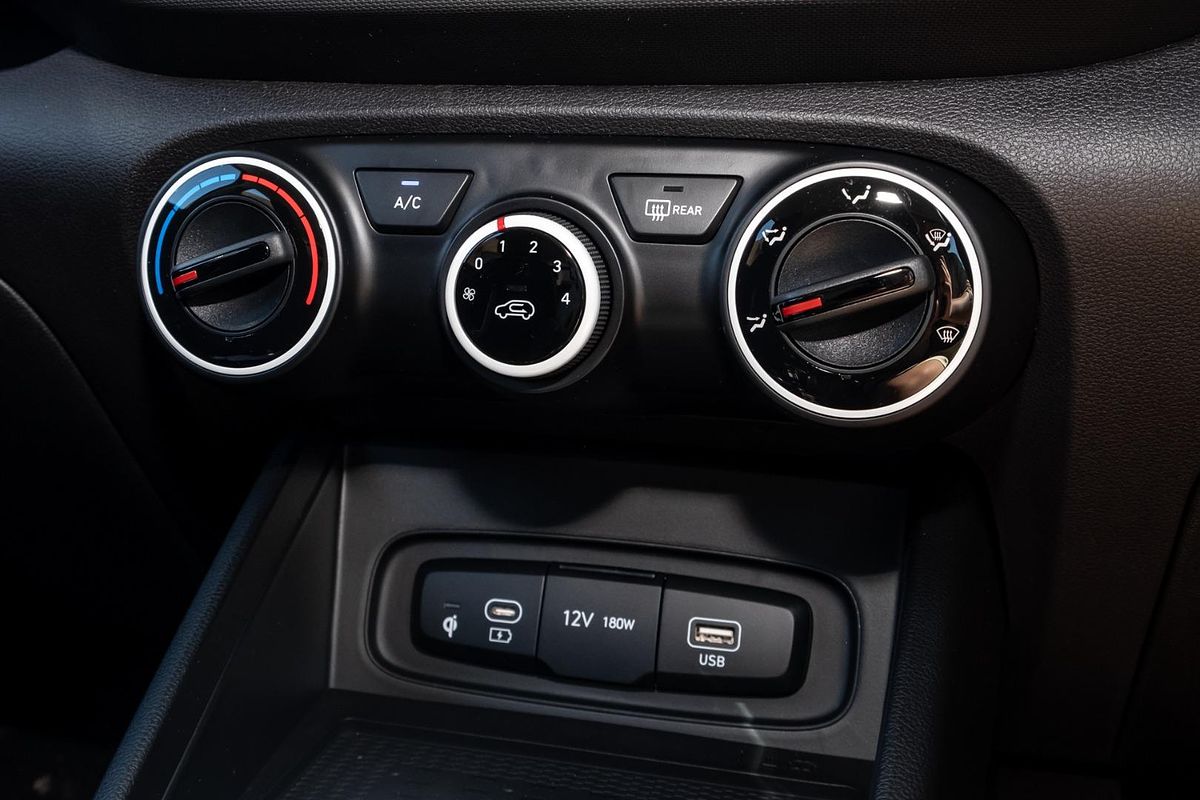2024 Hyundai Venue Active QX.V5