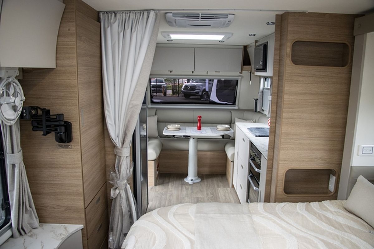 2025 Jayco SILVERLINE CARAVAN 21.65-3.OB.SL-MY25