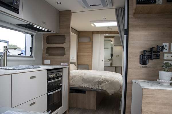 2025 Jayco SILVERLINE CARAVAN 21.65-3.OB.SL-MY25