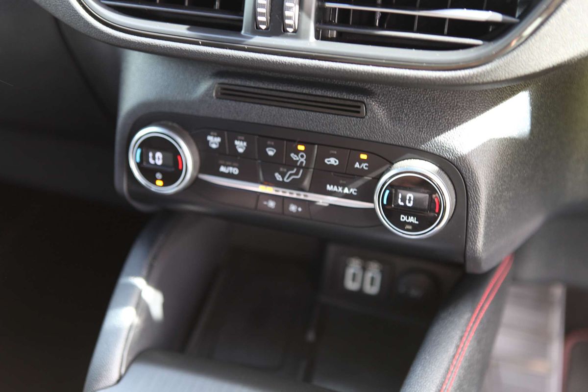 2022 Ford Escape ST-Line ZH