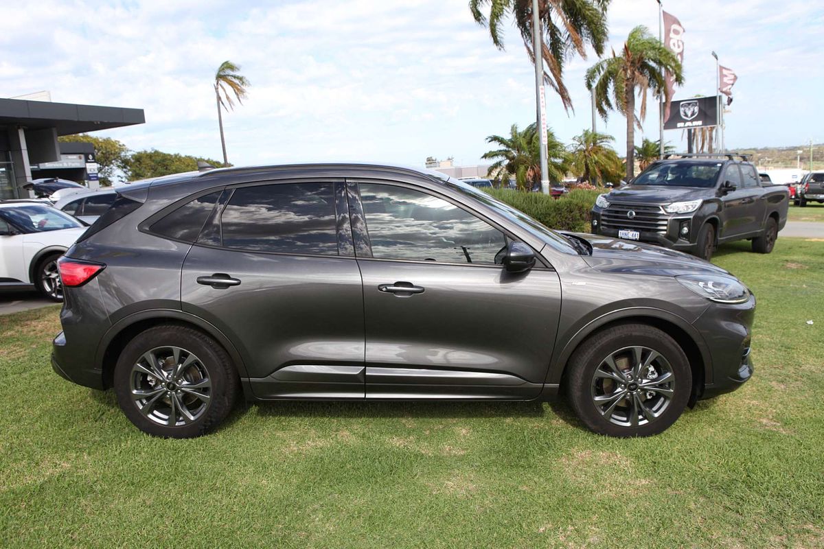 2022 Ford Escape ST-Line ZH