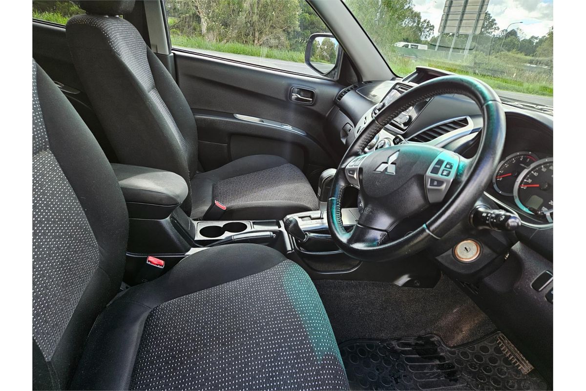 2014 Mitsubishi Triton GLX-R MN 4X4