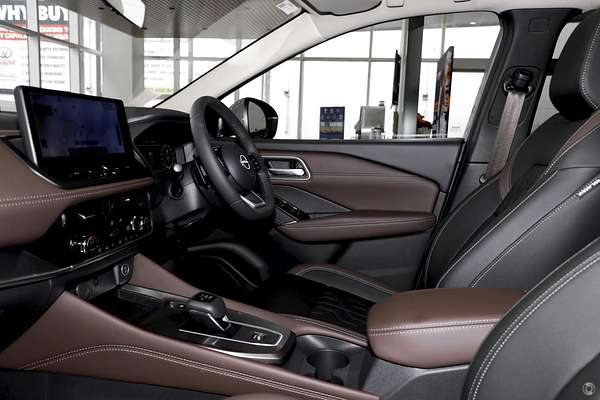 2025 Nissan QASHQAI Ti J12