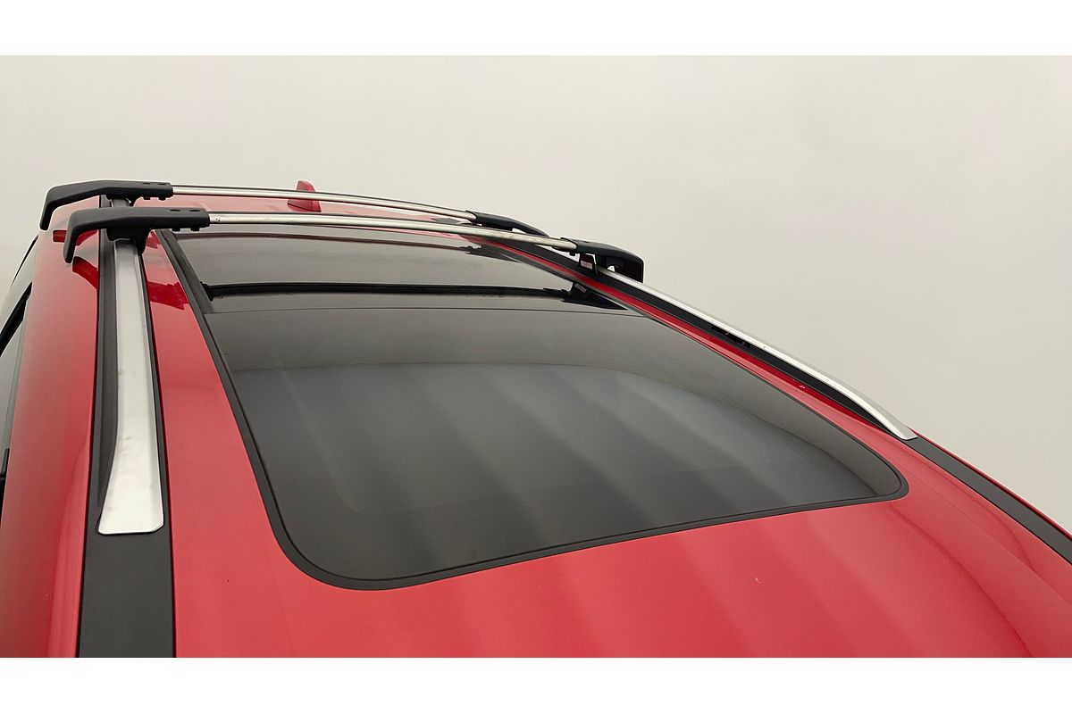 2023 Mahindra XUV700 AX7L