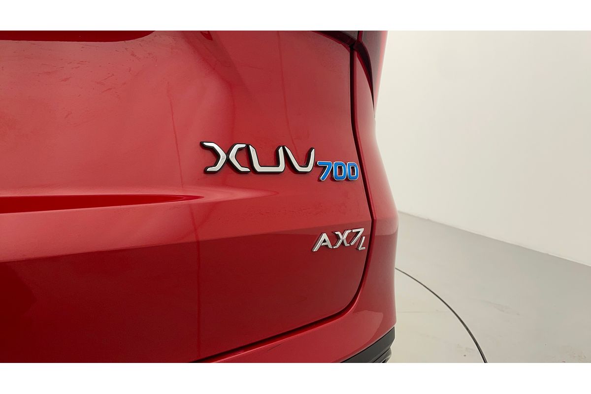2023 Mahindra XUV700 AX7L