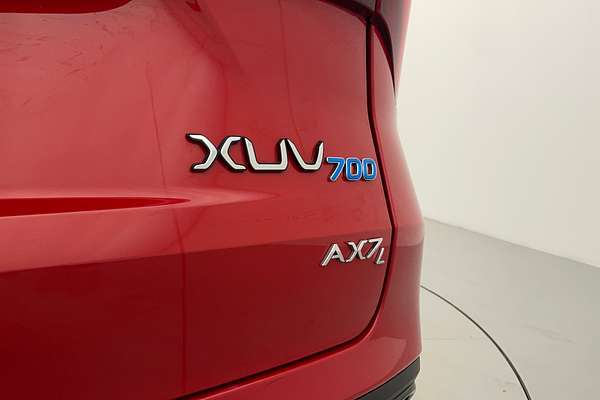 2023 Mahindra XUV700 AX7L