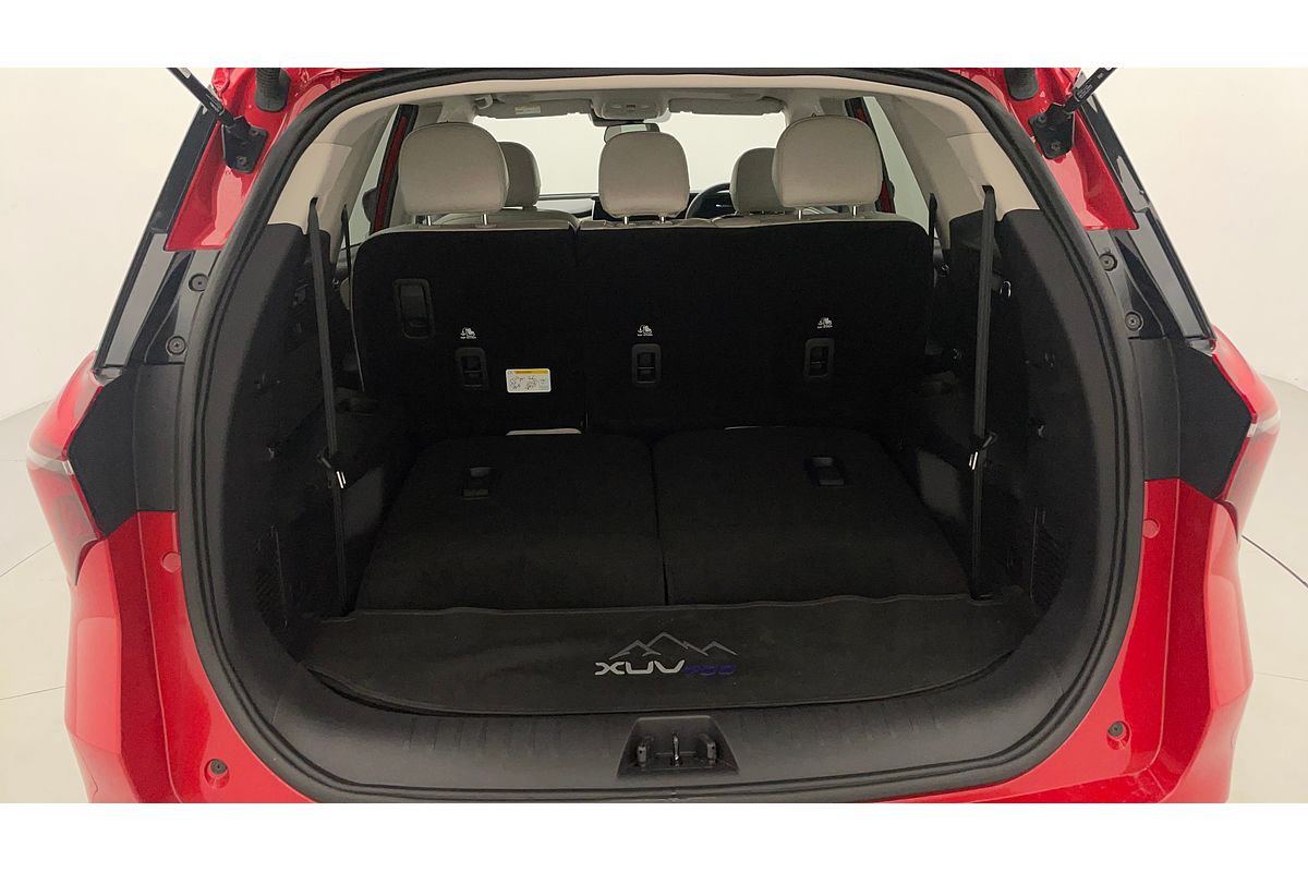2023 Mahindra XUV700 AX7L
