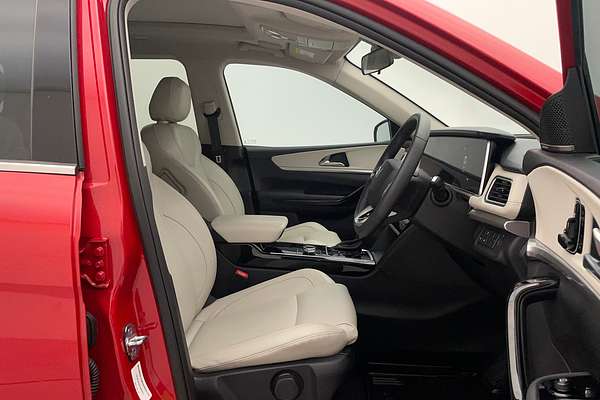 2023 Mahindra XUV700 AX7L