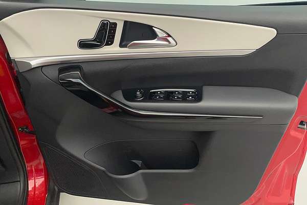 2023 Mahindra XUV700 AX7L