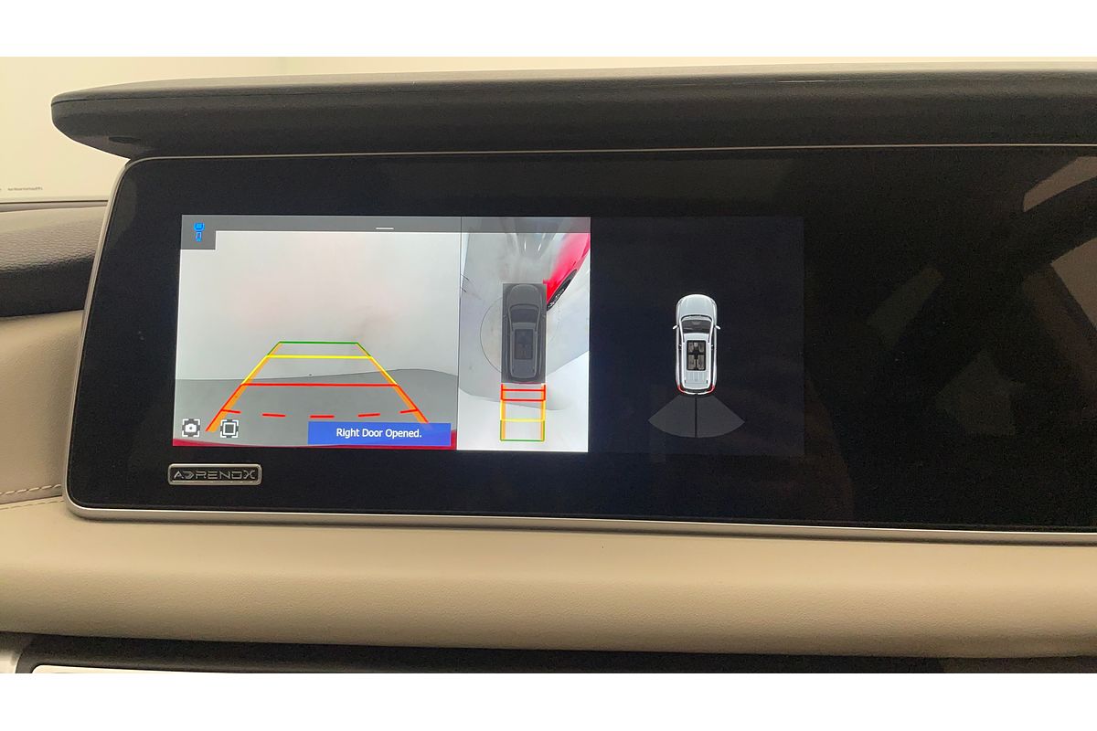 2023 Mahindra XUV700 AX7L