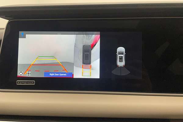 2023 Mahindra XUV700 AX7L