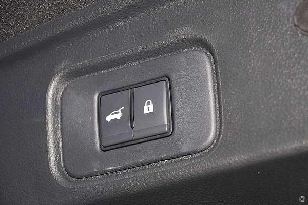 2024 Nissan Pathfinder ST-L R53