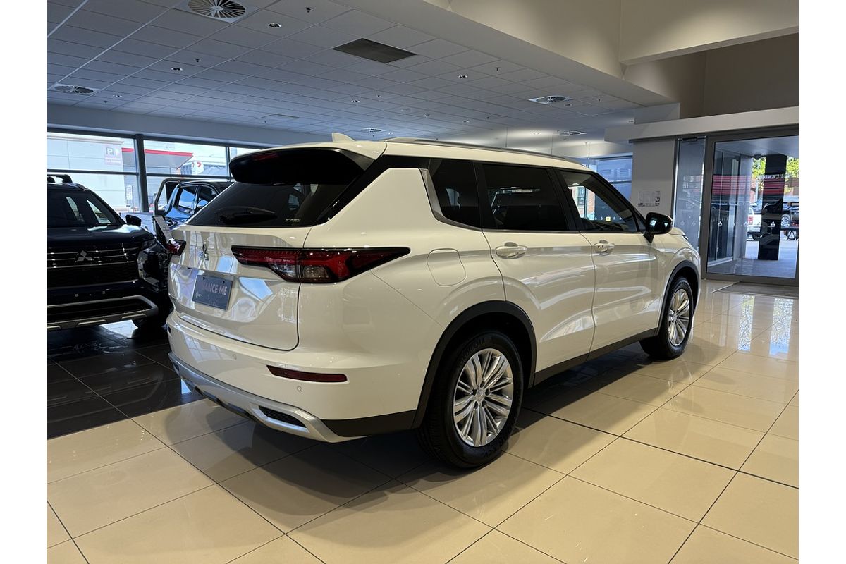 2024 Mitsubishi ZM Outlander LS 2.5L CVT AWD 7ST