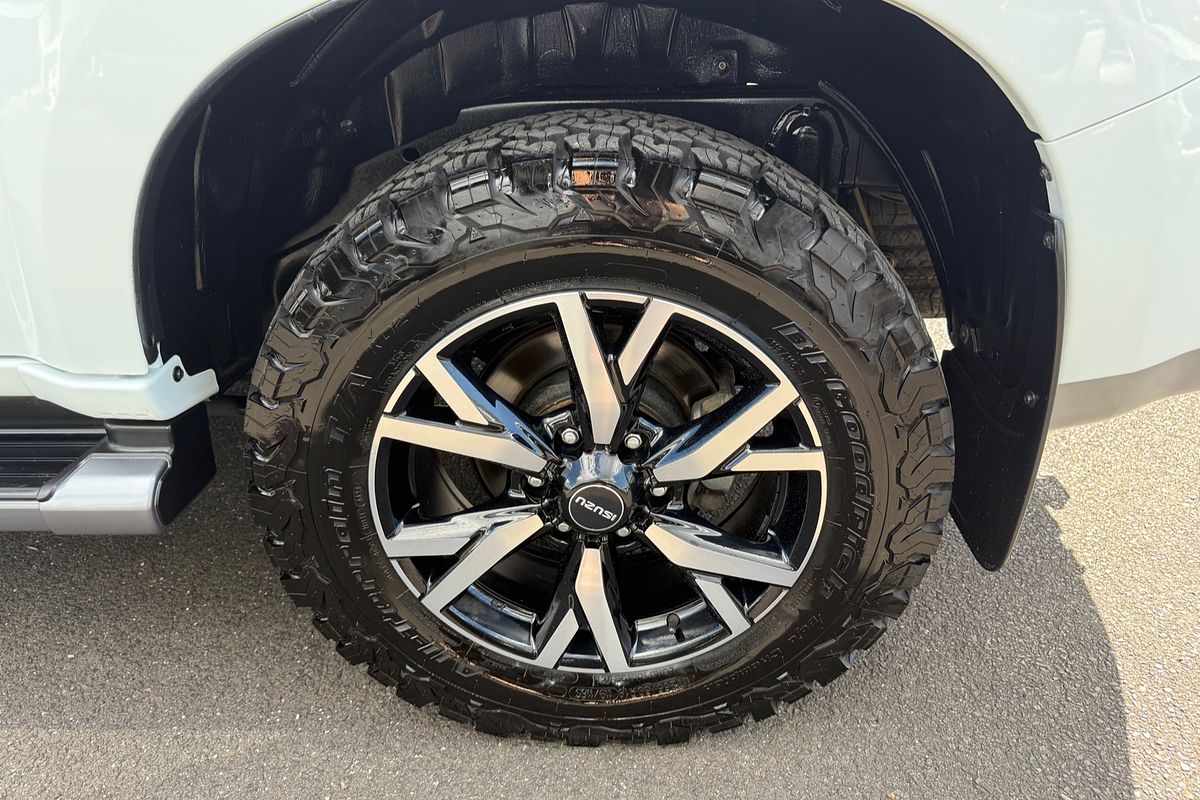 2020 Isuzu MU-X LS-U