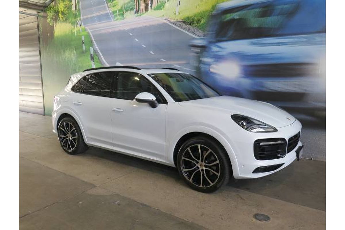 2023 Porsche CAYENNE PLATINUM EDITION 9YA