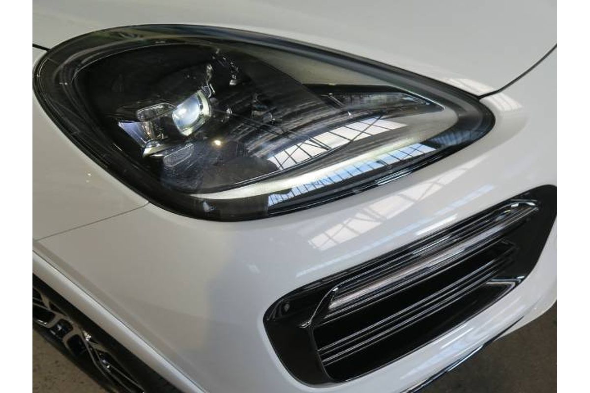 2023 Porsche CAYENNE PLATINUM EDITION 9YA