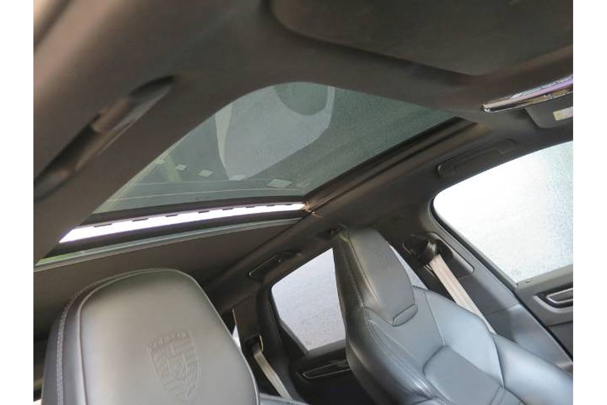 2023 Porsche CAYENNE PLATINUM EDITION 9YA