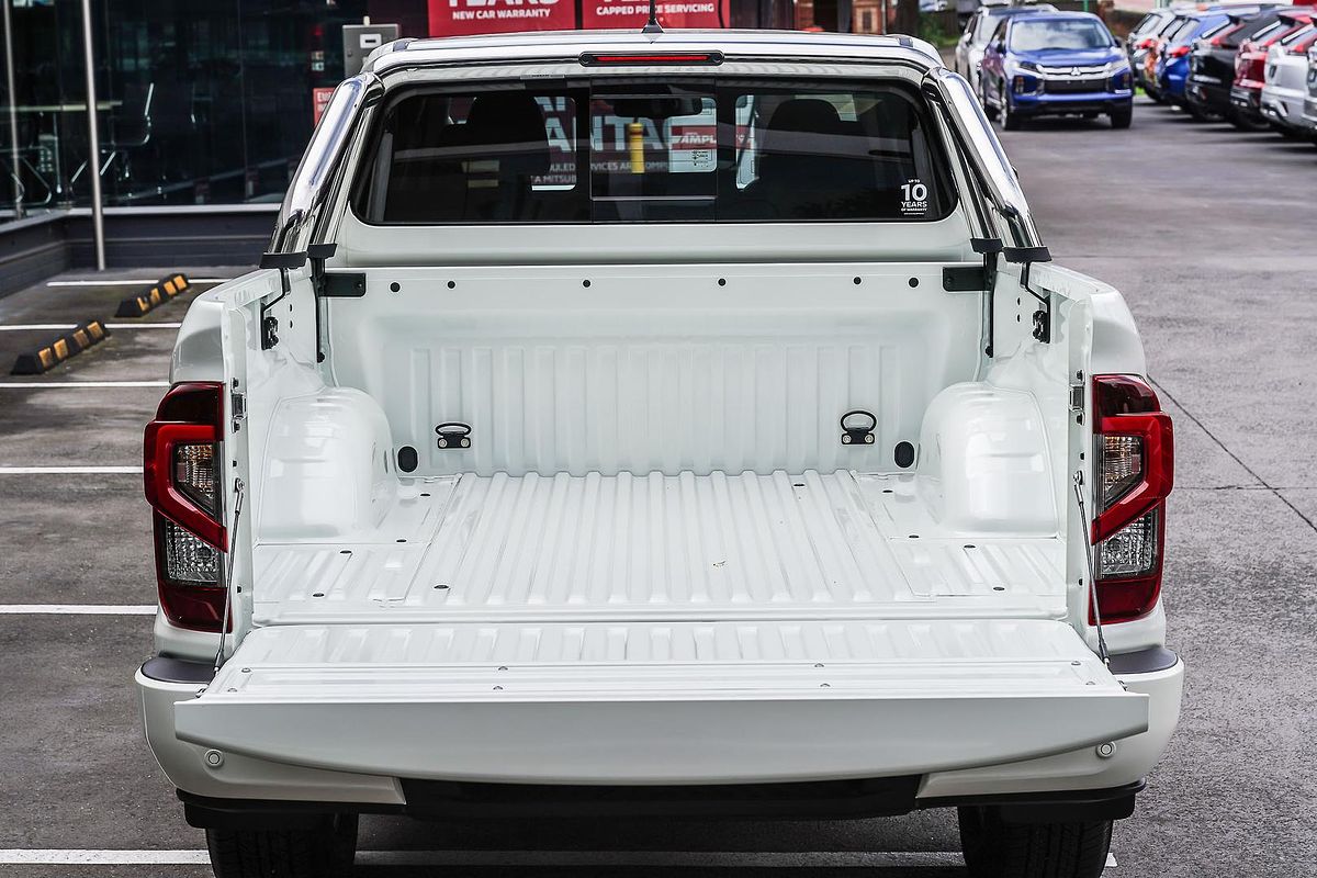 2024 Nissan Navara ST D23 4X4