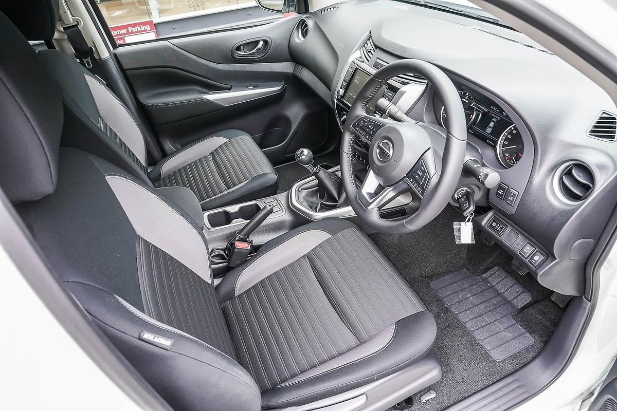 2024 Nissan Navara ST D23 4X4