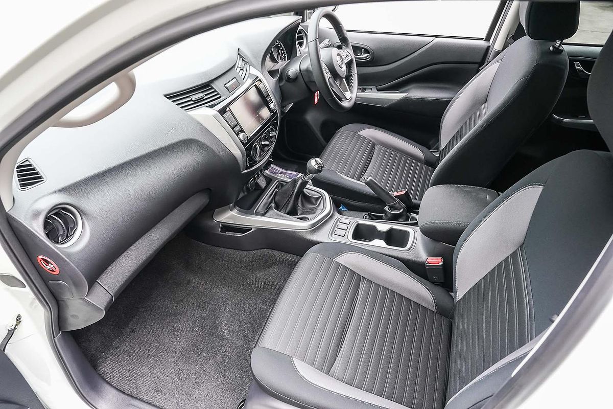 2024 Nissan Navara ST D23 4X4