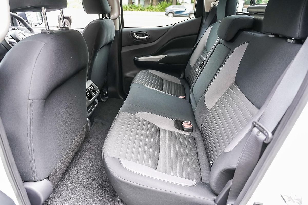 2024 Nissan Navara ST D23 4X4