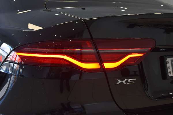 2019 Jaguar XE P300 R-Dynamic SE X760