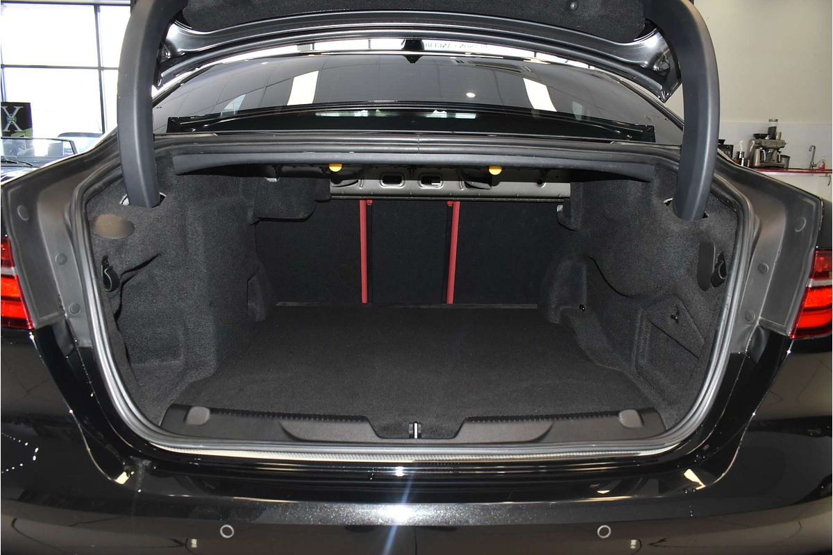 2019 Jaguar XE P300 R-Dynamic SE X760