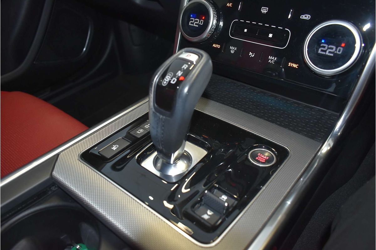 2019 Jaguar XE P300 R-Dynamic SE X760