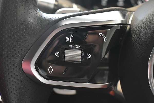 2019 Jaguar XE P300 R-Dynamic SE X760