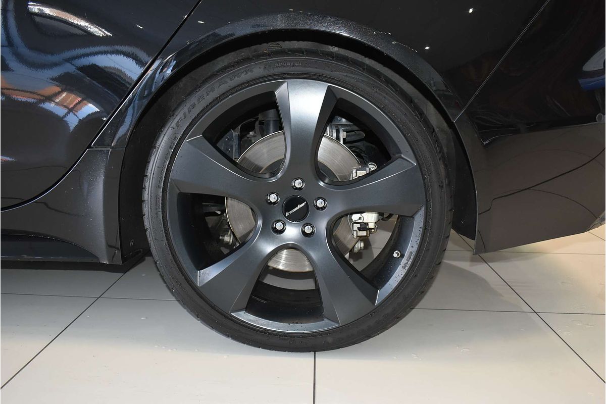 2019 Jaguar XE P300 R-Dynamic SE X760