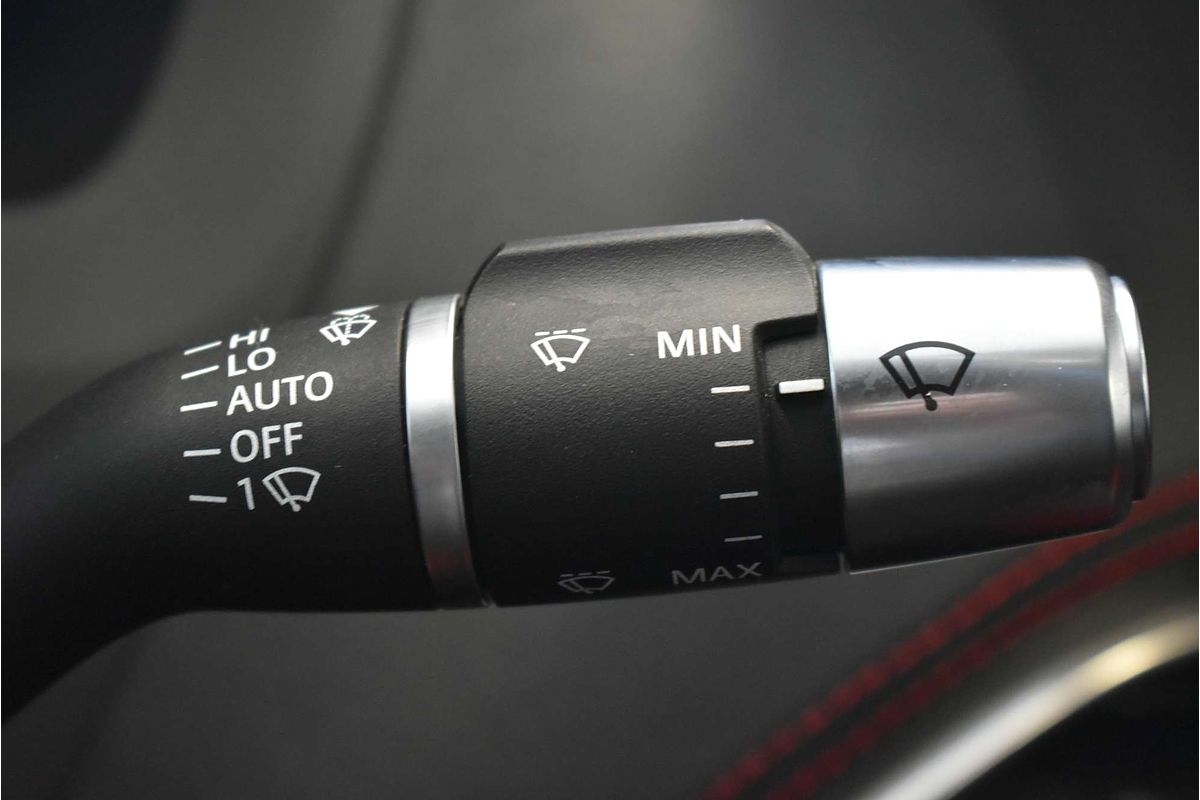 2019 Jaguar XE P300 R-Dynamic SE X760