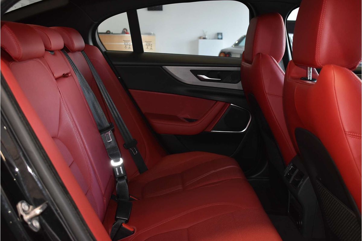 2019 Jaguar XE P300 R-Dynamic SE X760